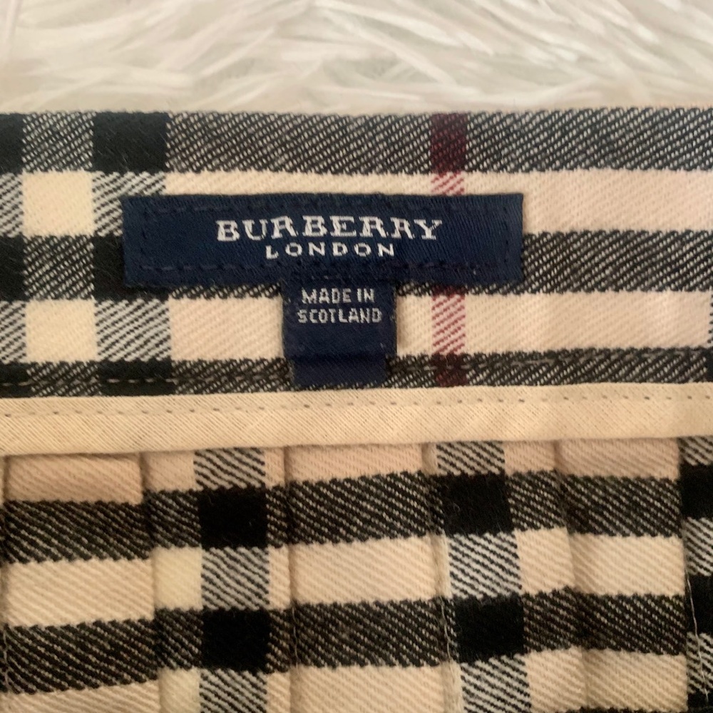 Original Burberry knee length wrinkle skirt
